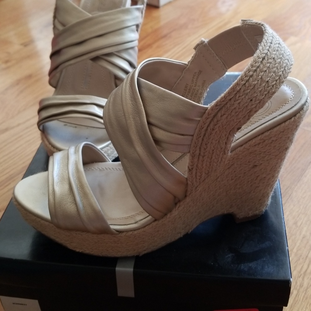 New Directions Ellery gold espadrille